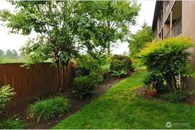 17430 Ambaum Boulevard S #2, Burien, WA 98148 - Photo 11