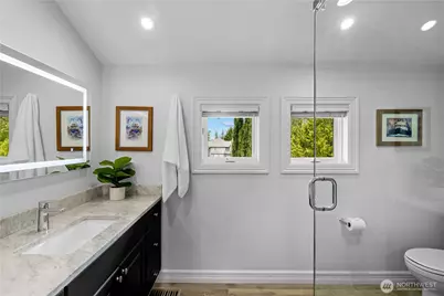 24733 SE Windsor Boulevard, Sammamish, WA 98074 - Photo 23