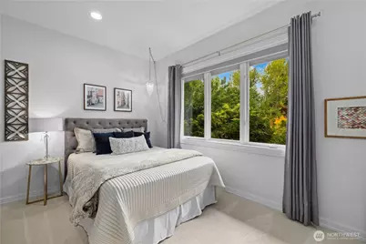 24733 SE Windsor Boulevard, Sammamish, WA 98074 - Photo 19