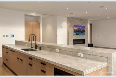 8 100th Avenue NE #401, Bellevue, WA 98004 - Photo 13