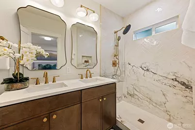 7707 6th Avenue NW, Seattle, WA 98117 - Photo 11