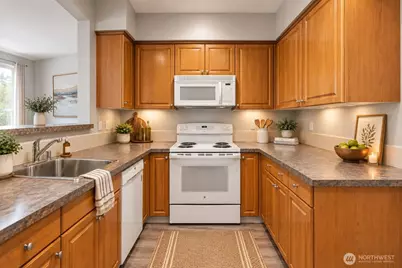 13000 Admiralty Way #J101, Everett, WA 98204 - Photo 3