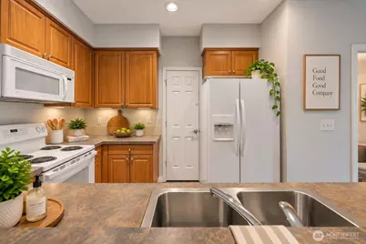 13000 Admiralty Way #J101, Everett, WA 98204 - Photo 7