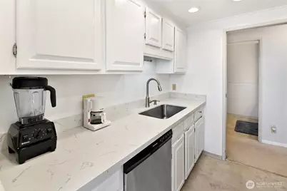 2201 3rd Avenue #1404, Seattle, WA 98121 - Photo 3