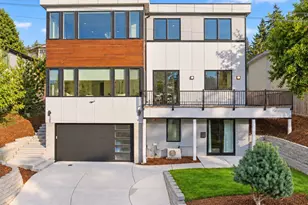 328 Slater St S, Kirkland, WA 98033 - Photo 1