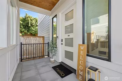 328 Slater Street S, Kirkland, WA 98033 - Photo 3