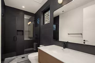 10656 Woodhaven Ln, Bellevue, WA 98004 - Photo 29