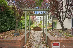2152 N 112th Street N, Seattle, WA 98133 - Photo 3