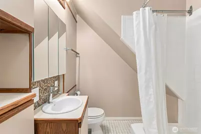 7741 1st Avenue NE, Seattle, WA 98115 - Photo 27
