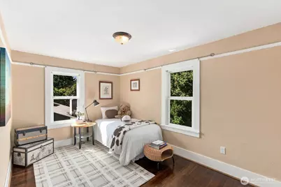 7741 1st Avenue NE, Seattle, WA 98115 - Photo 17