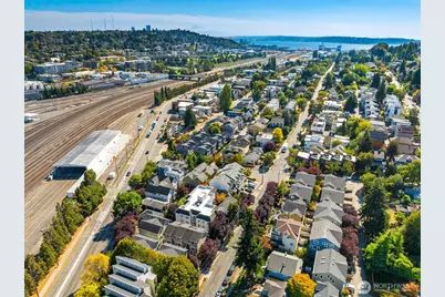 3627 Gilman Avenue W, Seattle, WA 98199 - Photo 27
