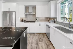 8911 NE 173rd Pl, Bothell, WA 98011 - Photo 5