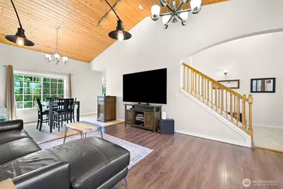 601 Jennings Avenue, Sedro Woolley, WA 98284 - Photo 3