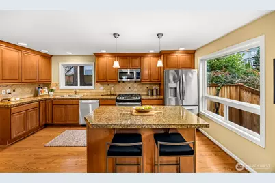 231 105th Avenue SE, Bellevue, WA 98004 - Photo 9