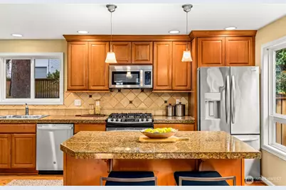231 105th Avenue SE, Bellevue, WA 98004 - Photo 11