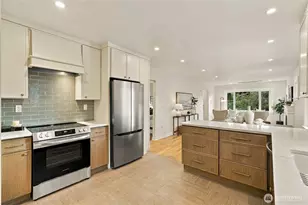 8055 Corliss Ave N, Seattle, WA 98103 - Photo 11