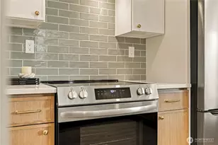 8055 Corliss Ave N, Seattle, WA 98103 - Photo 13