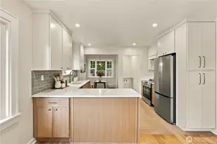 8055 Corliss Ave N, Seattle, WA 98103 - Photo 9