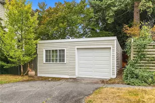 8055 Corliss Ave N, Seattle, WA 98103 - Photo 27