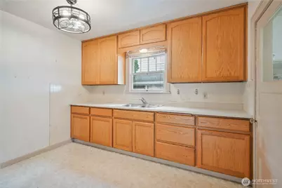 707 Ayers Street, Kelso, WA 98626 - Photo 7