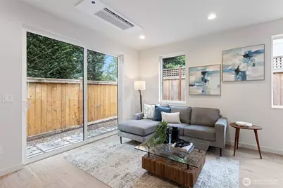 8039 Wallingford Avenue N #C, Seattle, WA 98103 - Photo 11