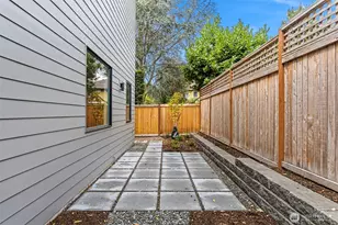8039 Wallingford Ave N, Seattle, WA 98103 - Photo 27