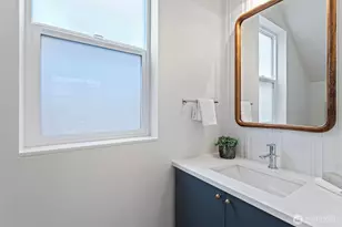 8039 Wallingford Ave N, Seattle, WA 98103 - Photo 17