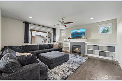 11402 175th Street E, Puyallup, WA 98374 - Photo 5