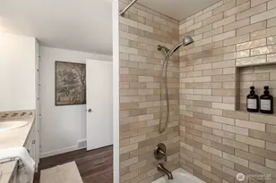 2534 NE 94th St, Seattle, WA 98115 - Photo 21
