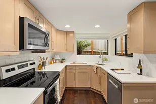 2534 NE 94th St, Seattle, WA 98115 - Photo 31