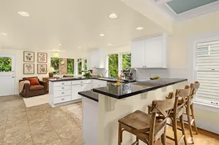 2534 NE 94th St, Seattle, WA 98115 - Photo 9