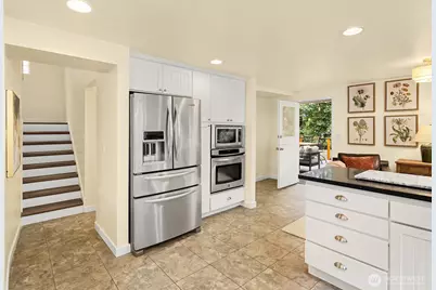 2534 NE 94th Street, Seattle, WA 98115 - Photo 13