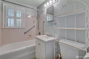 11752 20th Ave NE, Seattle, WA 98125 - Photo 17