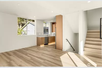 10331 B Ashworth Avenue N, Seattle, WA 98133 - Photo 9