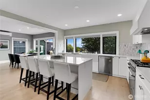 1612 5th Ave N, Seattle, WA 98109 - Photo 9