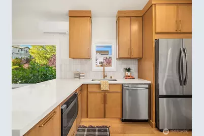 7216 33rd Avenue NW, Seattle, WA 98117 - Photo 11