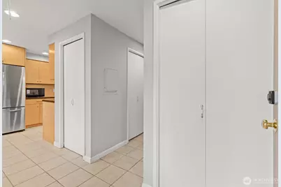 8225 212th Street SW #304, Edmonds, WA 98026 - Photo 3