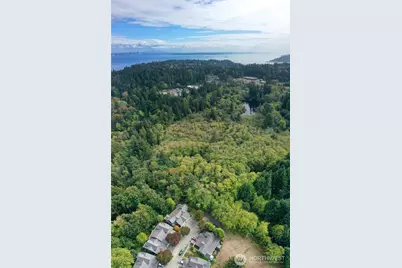 1870 Sakai Village Loop #28, Bainbridge Island, WA 98110 - Photo 37