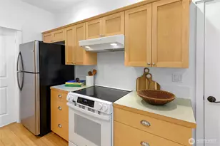 1870 Sakai Village Loop, Bainbridge Island, WA 98110 - Photo 5