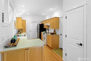 1870 Sakai Village Loop, Bainbridge Island, WA 98110 - Photo 3
