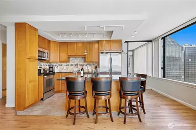 2201 3rd Avenue #2301, Seattle, WA 98121 - Photo 9
