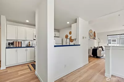901 Sunset Boulevard NE #B307, Renton, WA 98056 - Photo 9