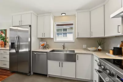 5925 48th Avenue S, Seattle, WA 98118 - Photo 13