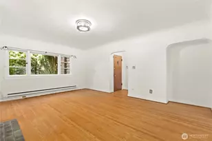 2717 Franklin Ave E, Seattle, WA 98102 - Photo 9