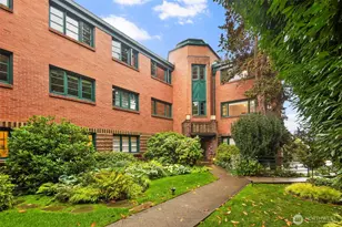2717 Franklin Ave E, Seattle, WA 98102 - Photo 23