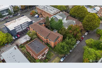 2717 Franklin Avenue E #102, Seattle, WA 98102 - Photo 31