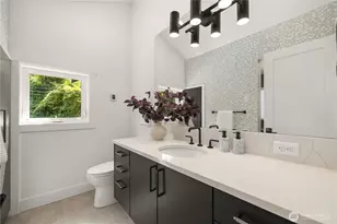 268 Fulton St, Seattle, WA 98109 - Photo 17