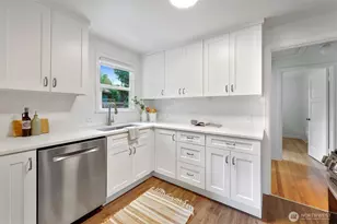 8044 38th Ave NE, Seattle, WA 98115 - Photo 13