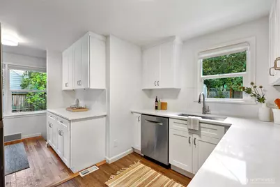 8044 38th Avenue NE, Seattle, WA 98115 - Photo 15