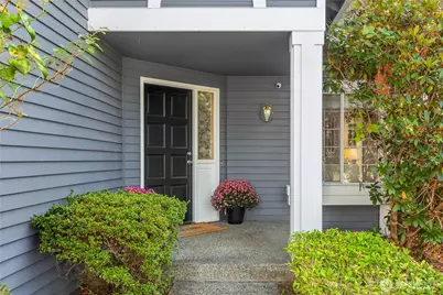 24201 38th Place SE, Sammamish, WA 98029 - Photo 3
